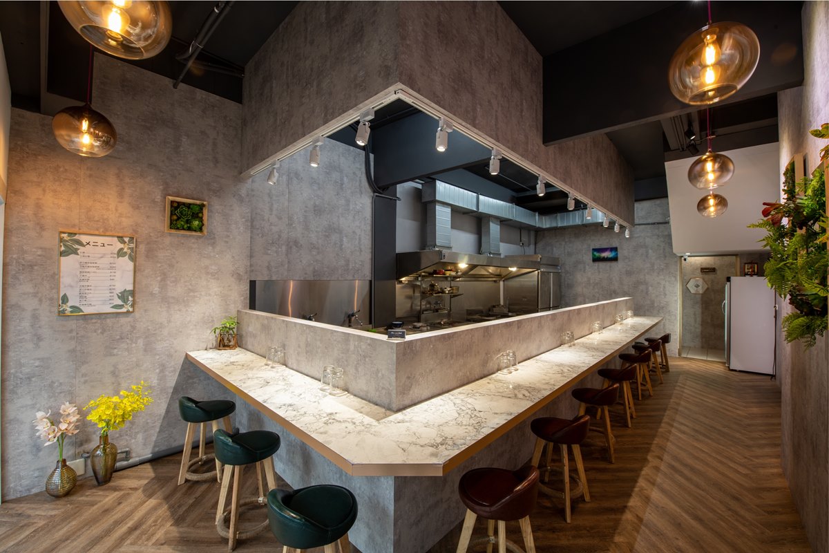 輕工業X仿清水模 Hiro’s 拉麵 台中店｜混搭風｜17坪
