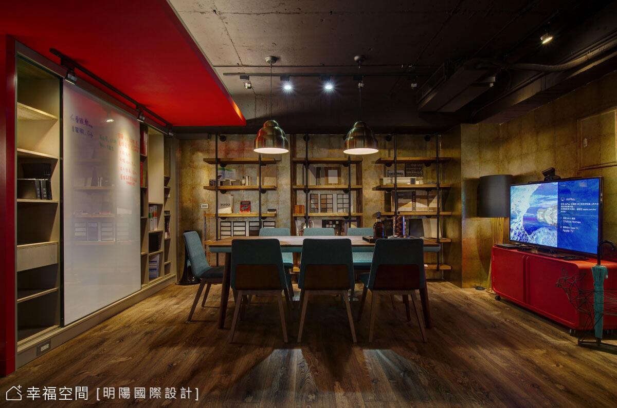 如咖啡廳慵懶的復古工業風辦公室